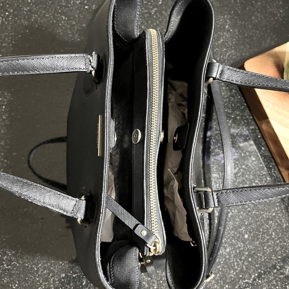 Kate Spade Purse - Picture 2 of 2